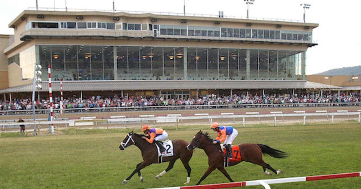 Longtime Penn National Announcer John Bogar Retires Feb. 5, 2026
