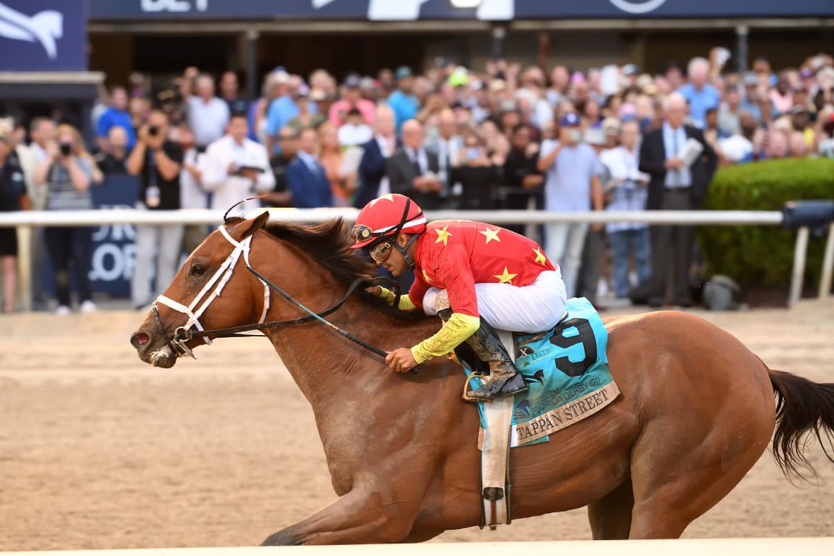 Commandment Noses Out The Puma in Florida Derby Photo Finish