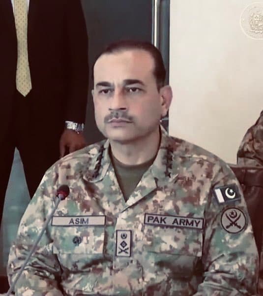 Pakistan Positions Itself as Peace Broker Between Iran and the West