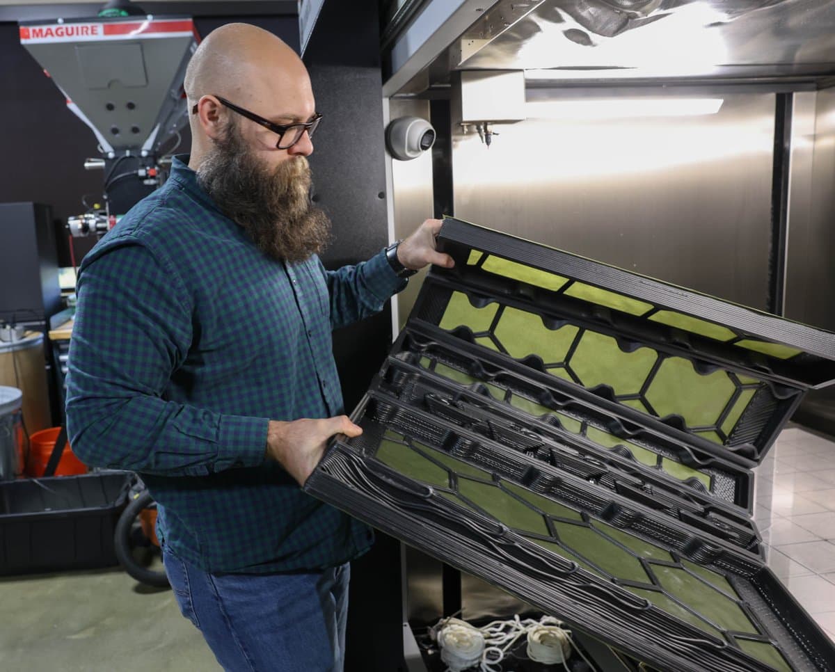 ORNL 3D printing method cuts foldable composite production costs 90%