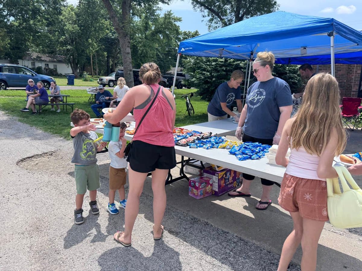 Lawrence schools offer free summer lunches, library visits and performances