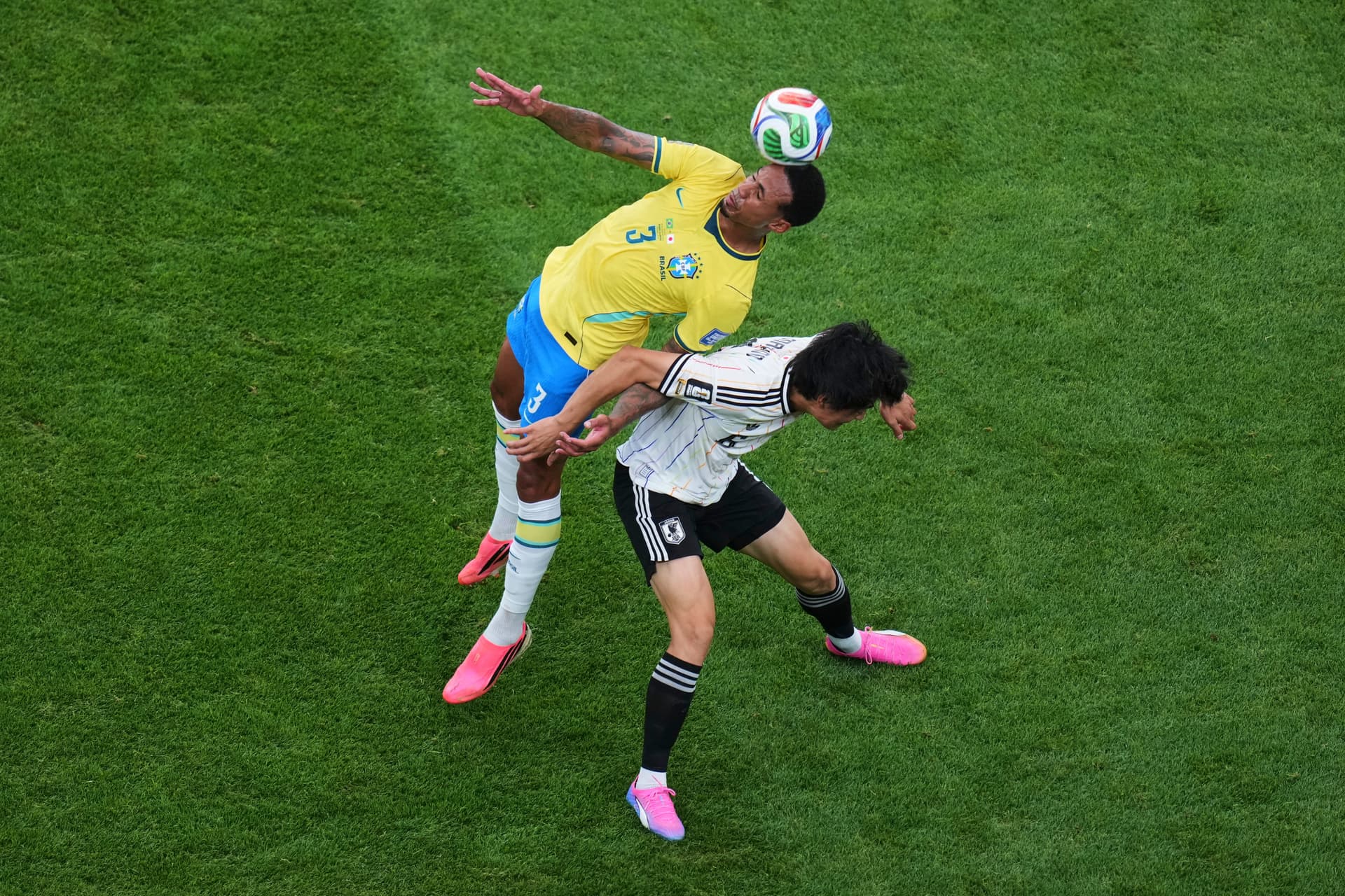 Brasil edges Japan in stoppage time to reach World Cup quarterfinals