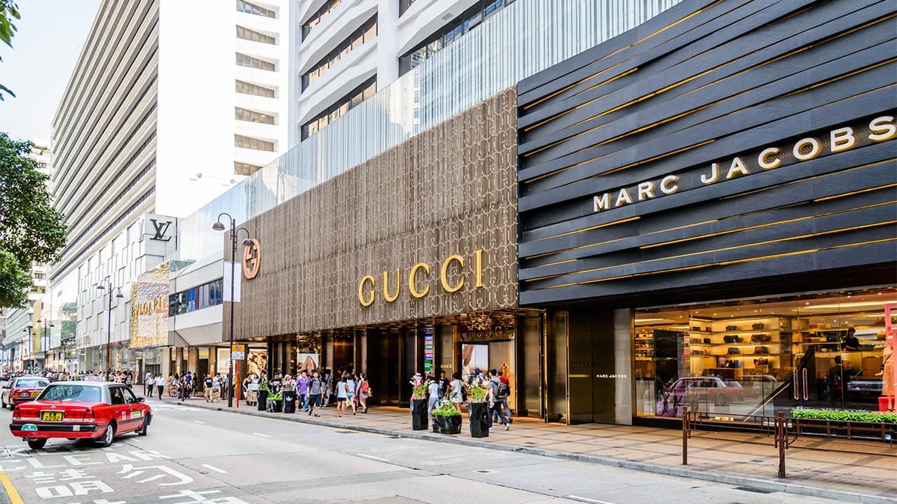 Hong Kong Hard-Luxury Jewelry Sales Surge 24% on Holiday Tourism Rebound