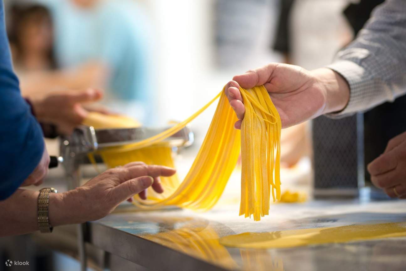 Cozymeal lists hands-on Authentic Italian pasta-making class in Florence for Valentine’s week