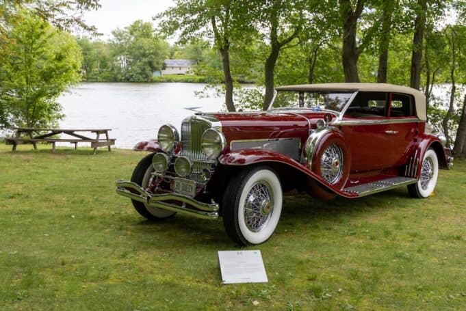 Riverhead classic car show raises funds for Ukraine relief