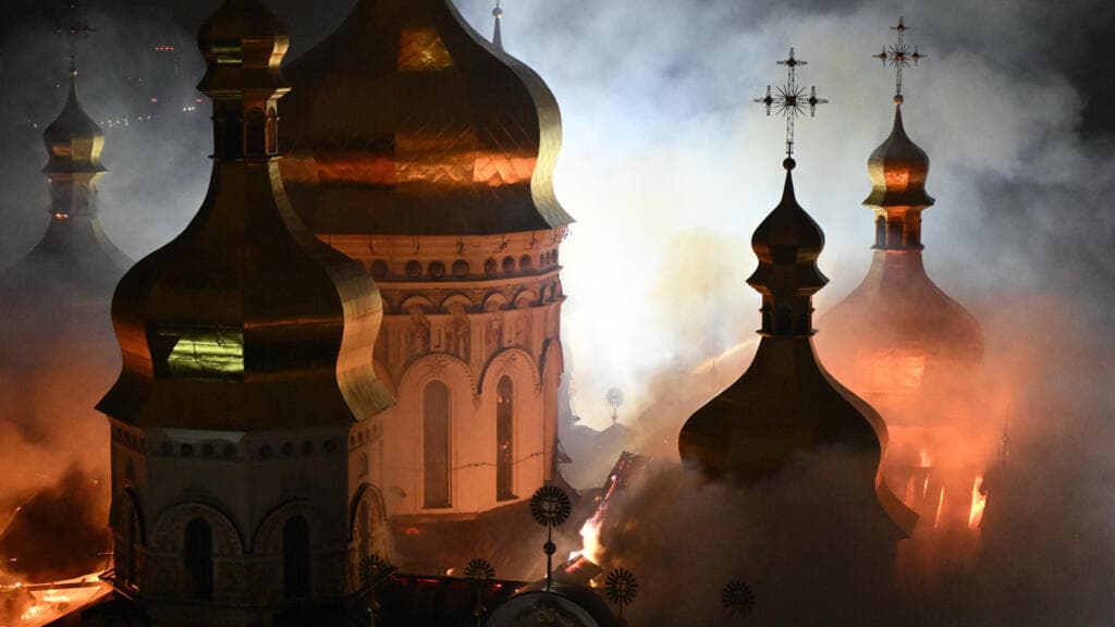 Russian strikes kill 5 rescuers, ignite fire at Kyiv monastery