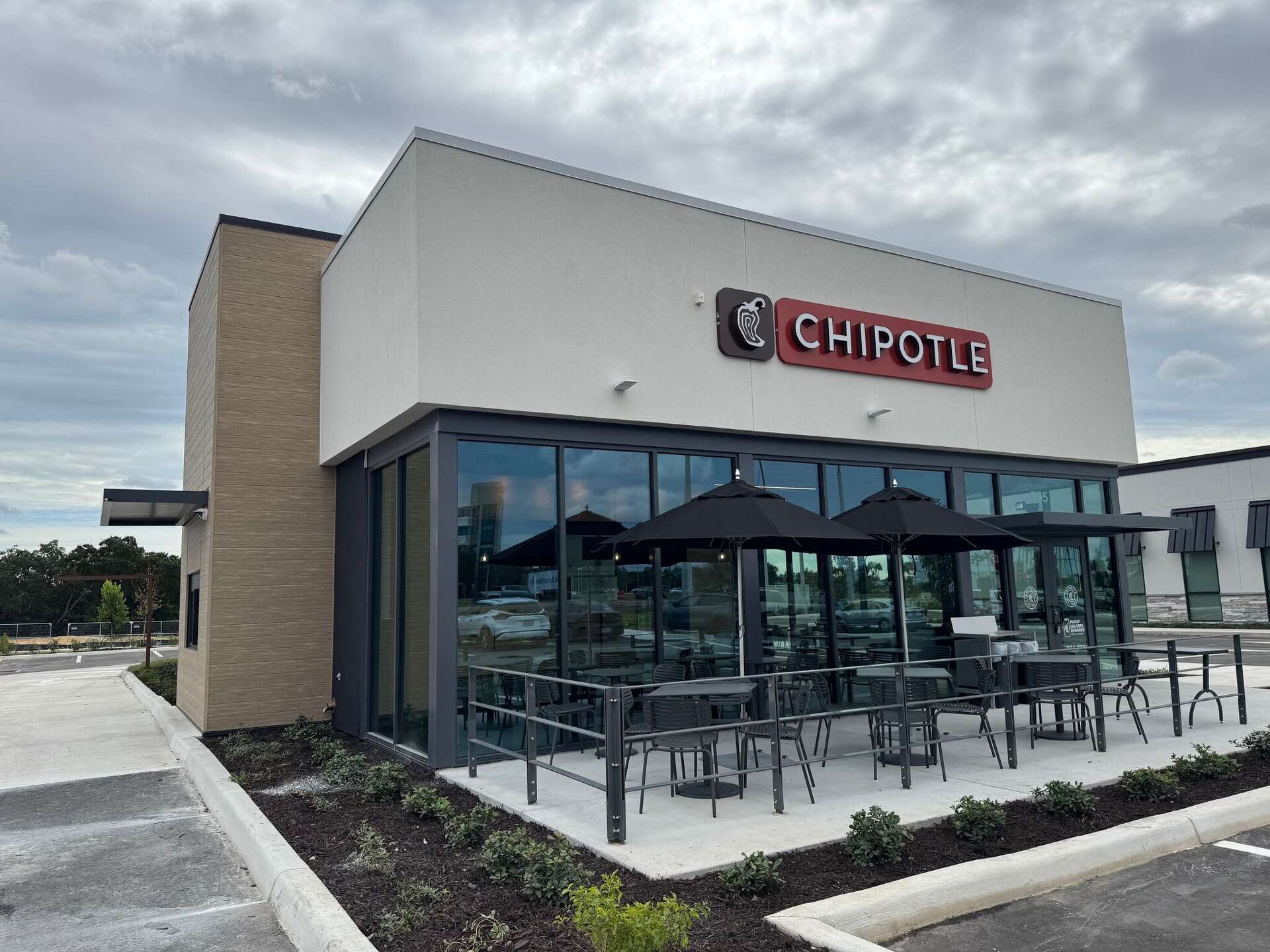 Chipotle opening in Whitestown brings 30 jobs and new perks