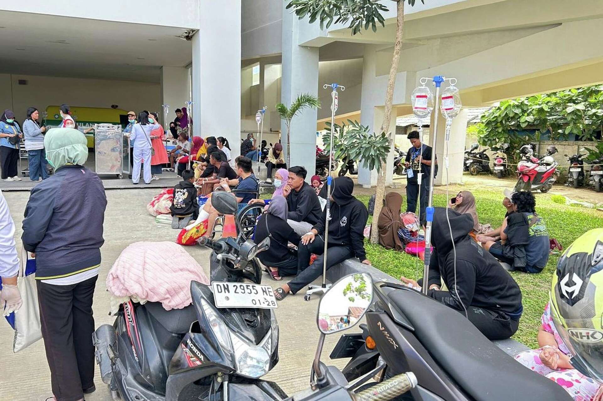 6.7-magnitude quake hits Indonesia's Sulawesi, kills one and injures dozens