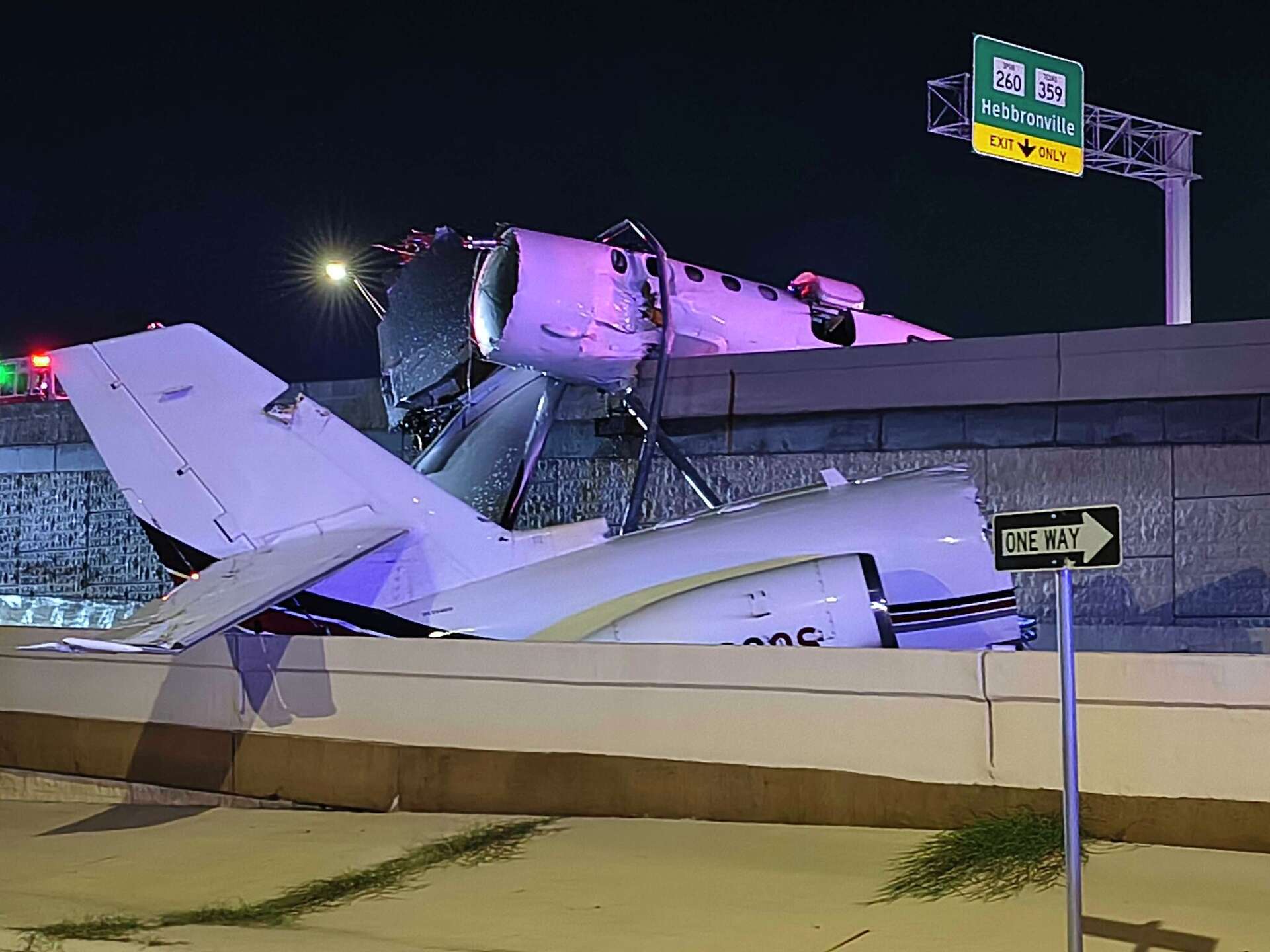 Small plane crash near Loop 20 kills one in Laredo