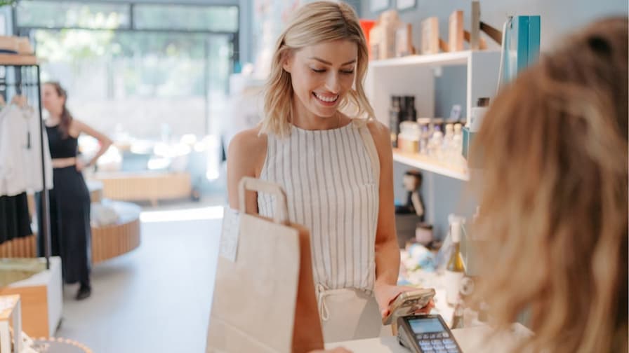 Smart Housewarming Gifts for Small Spaces: Group Buys, Kits, and Experiences