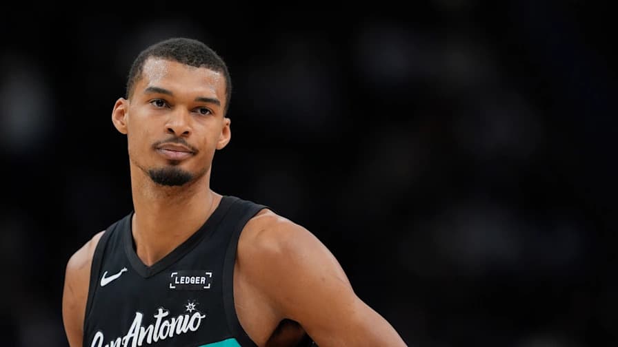 Russian barrage kills 10 in Ukraine, Dnipro hit in repeated strikes