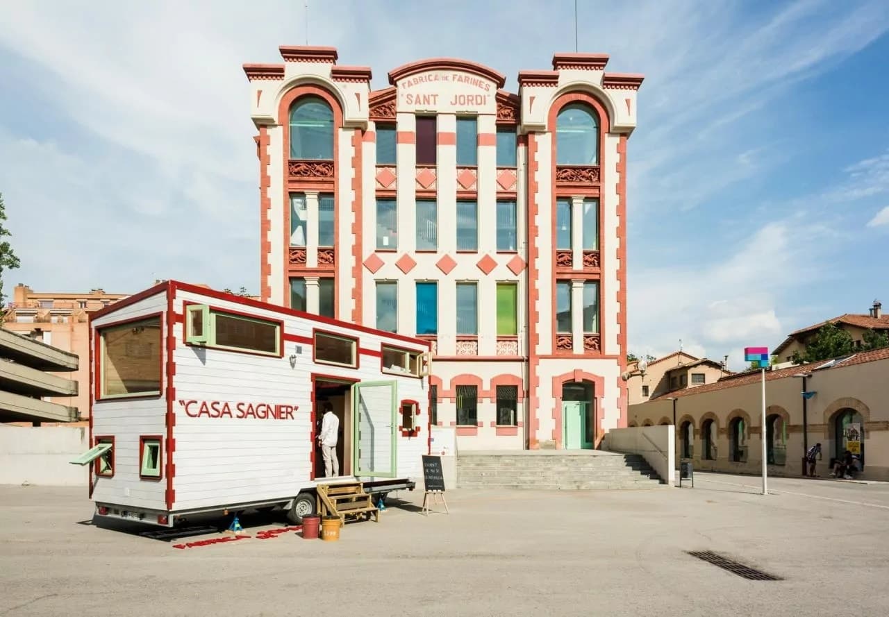 Catalan-inspired tiny house blends family living with off-grid autonomy
