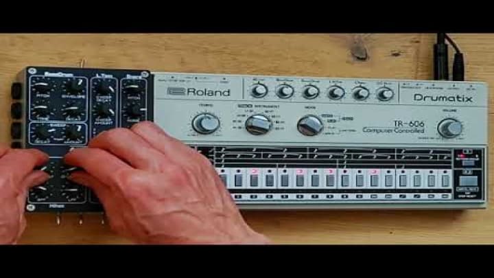 Roland TR-606 mod adds roll function for drums and hi-hat