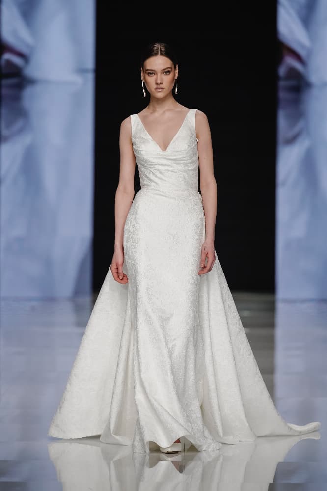 Monet’s Water Lilies Inspire Antonio Riva’s Ninfee Bridal Capsule in Milan