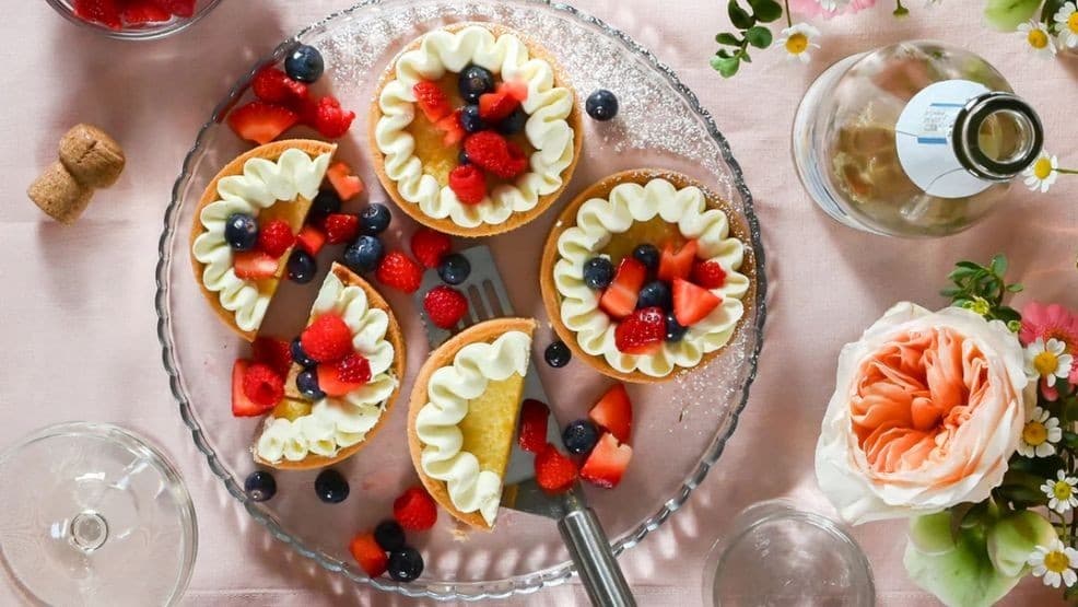 Seattle Mother’s Day gifts favor brunch kits, pampering, and quick escapes