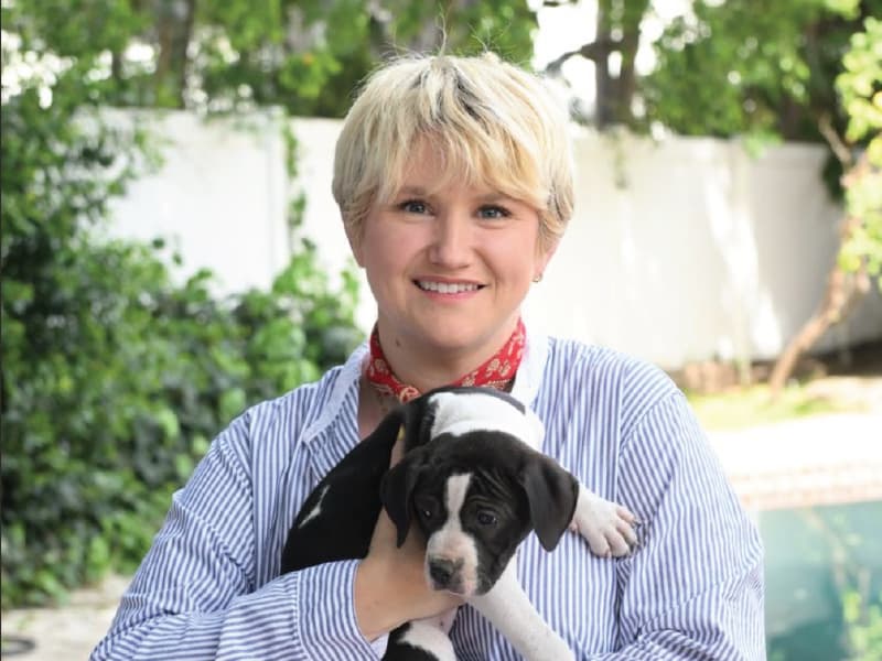 Celebrity Lounge Pairs Oscar Season Glamour With Dog Rescue Adoptions