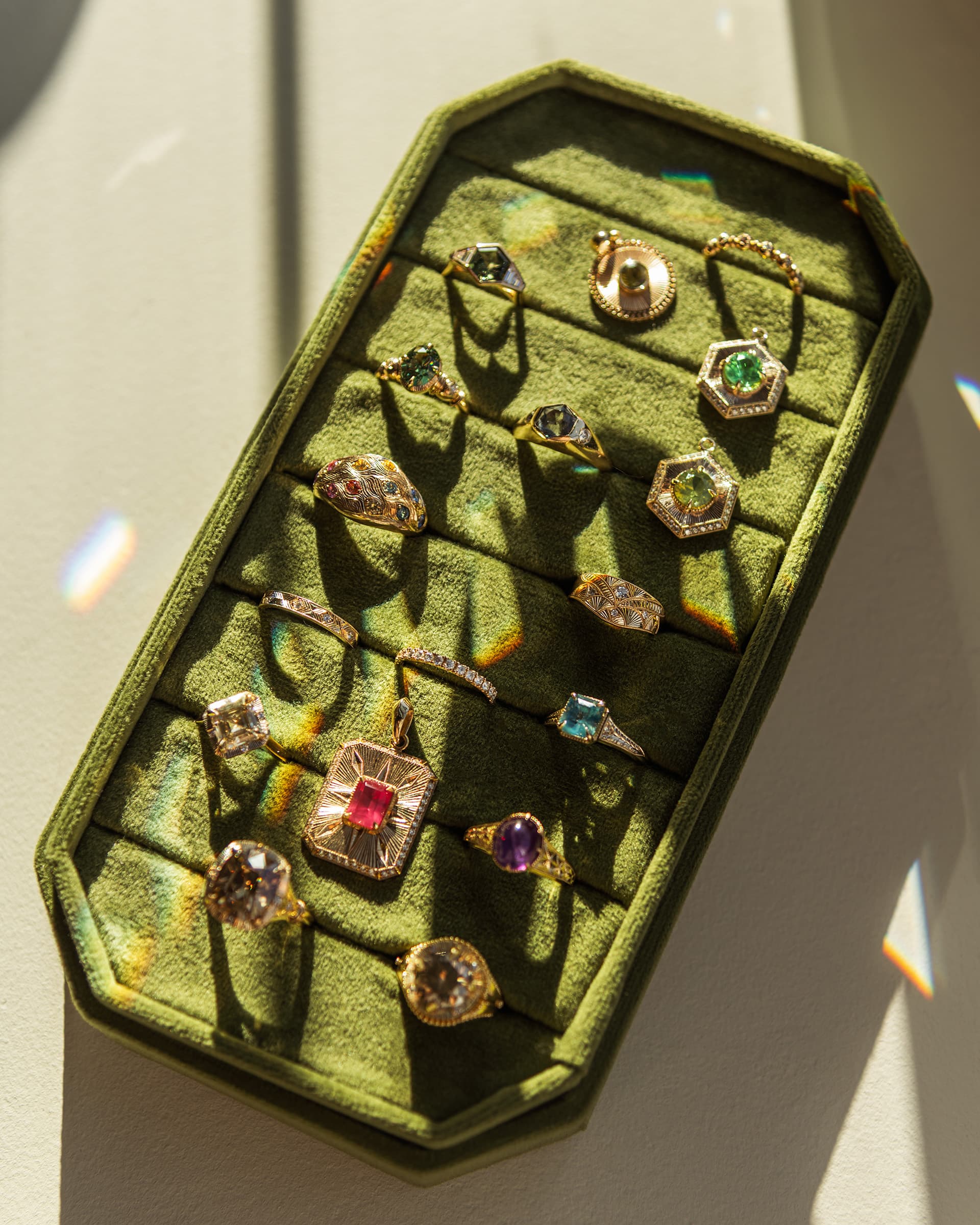 Georgian Jewels, Cameos, and Cocktail Rings Lead Antique Revival