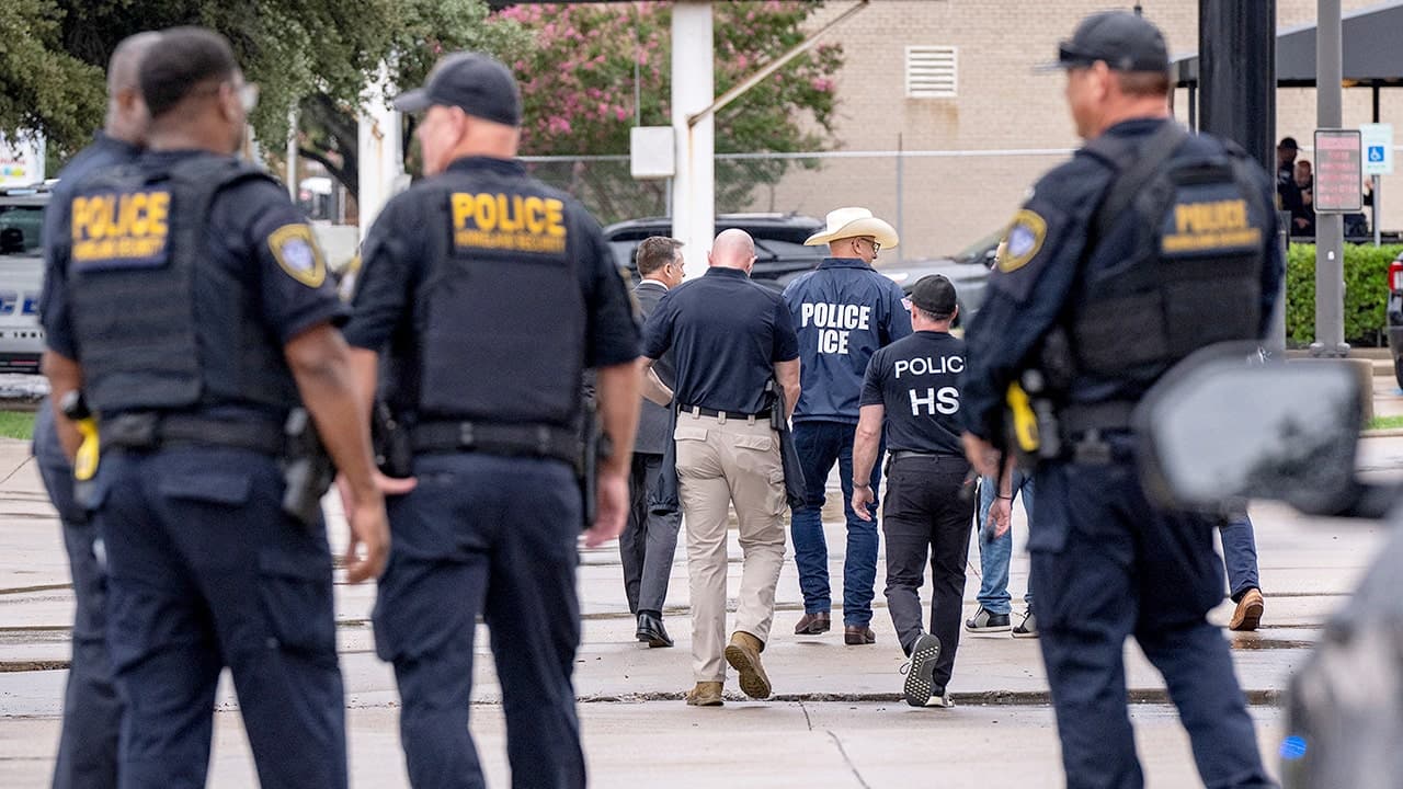 Witnesses dispute ICE account in deadly Houston shooting