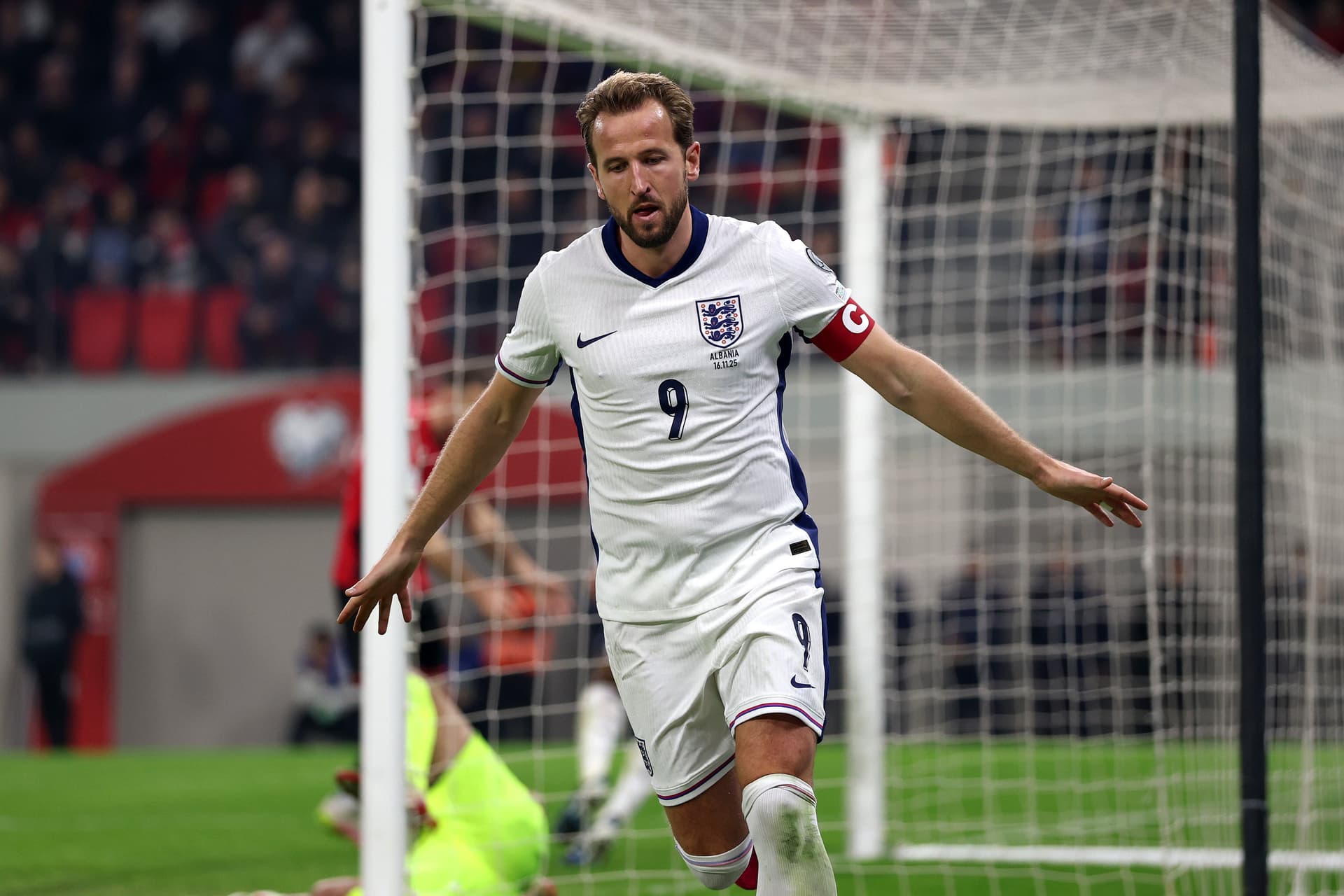 Kane stars as England wins, Congo earns first World Cup point