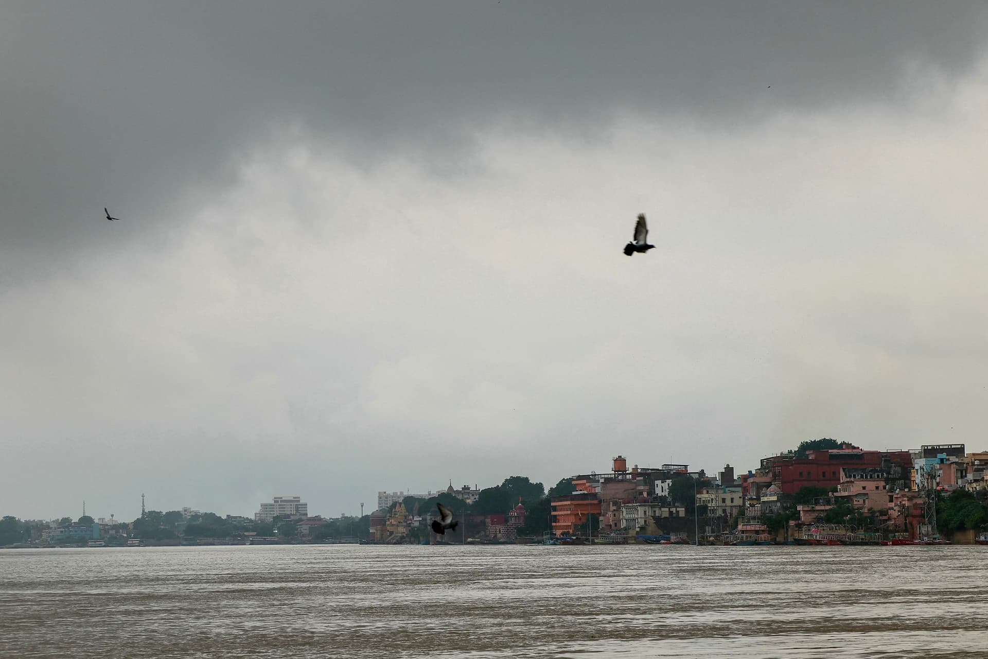 Storm kills nearly 90 in Uttar Pradesh, triggers relief response