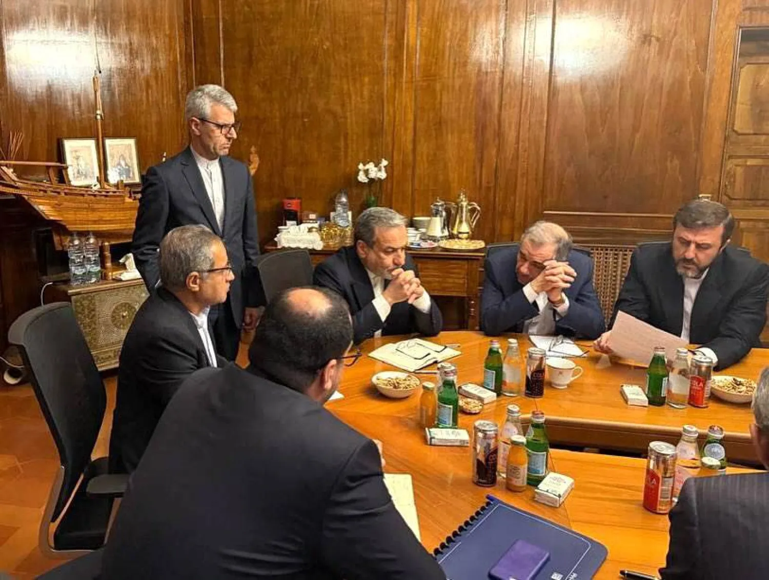 Iran and US to begin talks immediately after preliminary deal signing