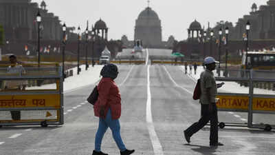 Delhi braces for days of extreme heat as temperatures hit 45C
