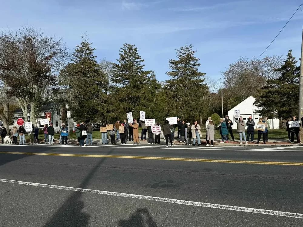 East Hampton bars police from aiding federal immigration raids