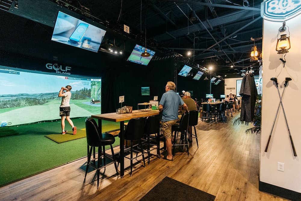 Yuma's First Indoor Golf Simulator, Birdie Swing Bays, Opens Its Doors
