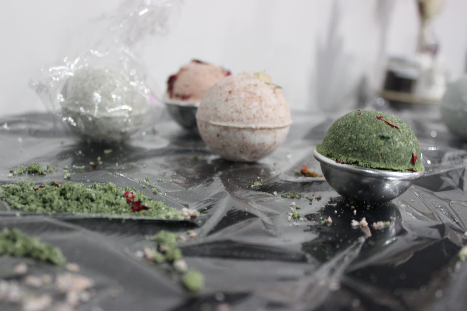 Lush Parramatta Runs Intergalactic Bath Bomb Workshop for School Holidays