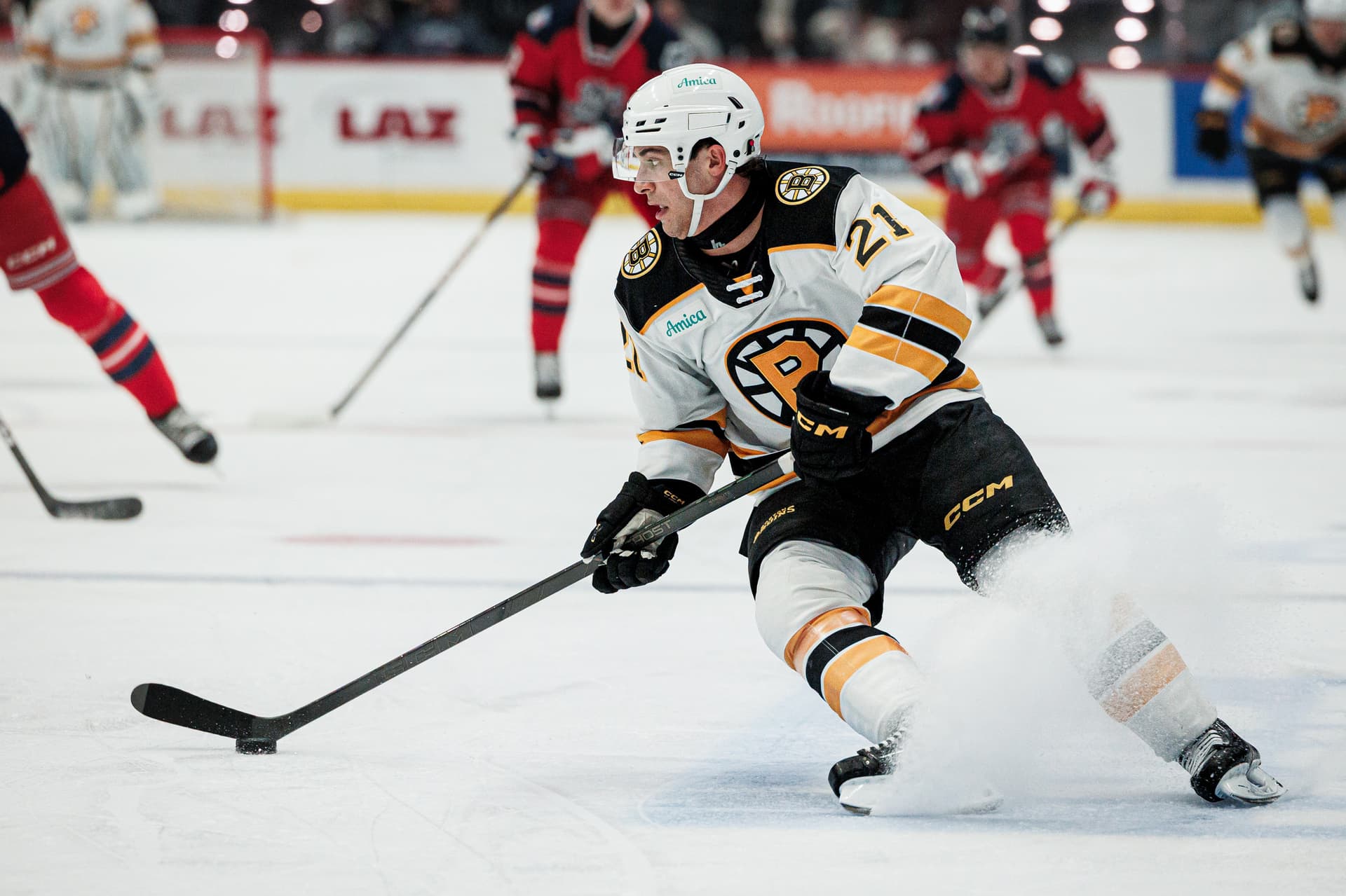 Poitras' Late Tally Sends Providence to 3-2 Win; DiPietro 39 Saves