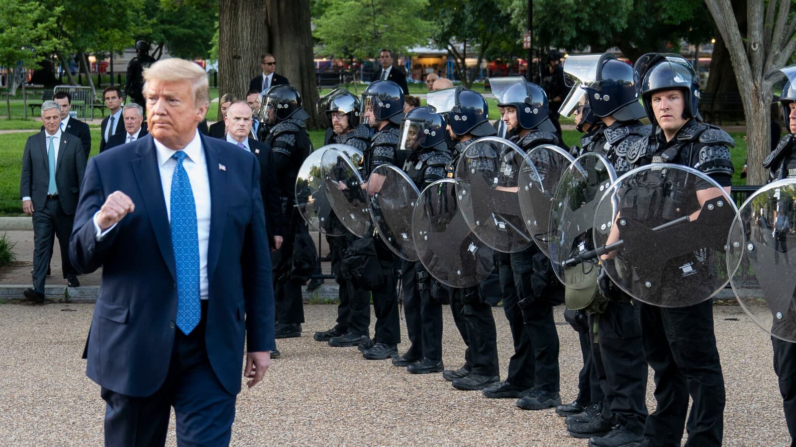 Trump Weighs Insurrection Act as Shutdown Slows U.S. Air Travel Nationwide