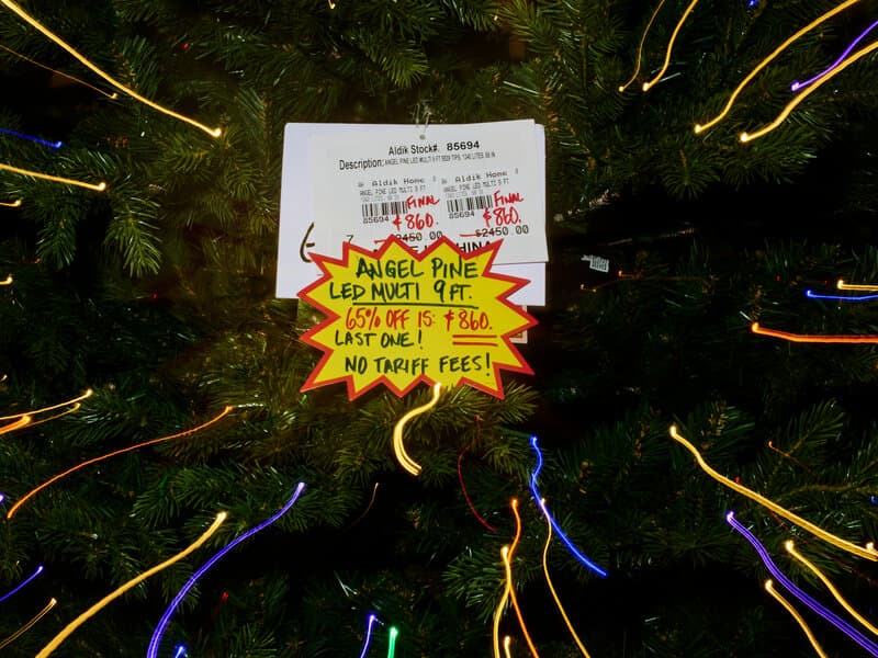 Tariff fears push Big Lots holiday shipments earlier, adding store pressure