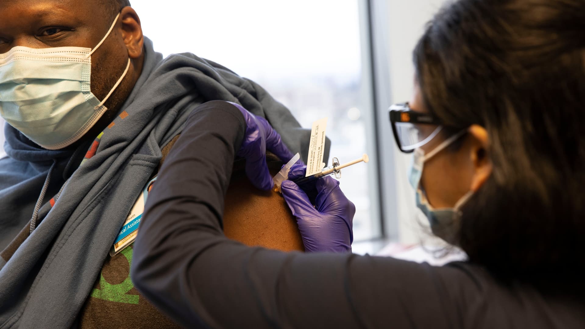 New FDA Vaccine Guidelines Raise Concerns About Accessibility for Younger Adults