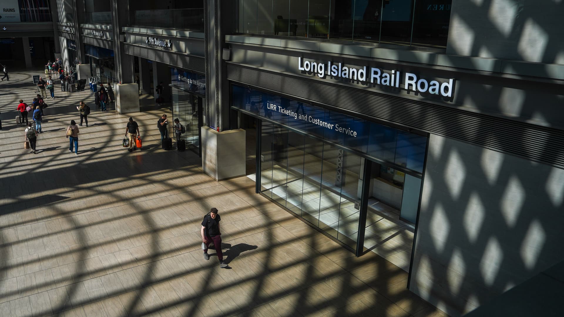 LIRR strike enters third day, stranding thousands of New York commuters