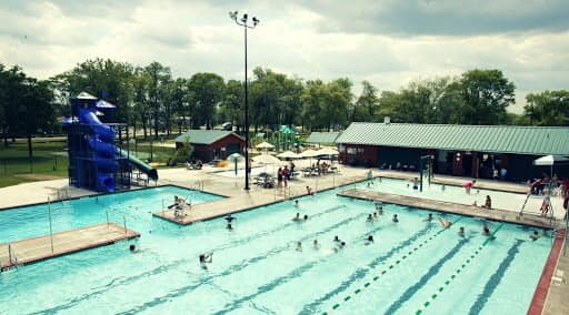 Lewisburg community pool draws crowds as summer heat rises