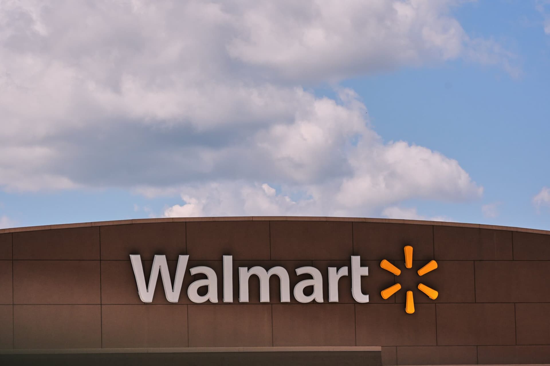 Walmart promotes e-commerce chief David Guggina to lead U.S. business