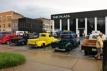 Morton Ave Misfits draw crowds, raise money at Jacksonville car show