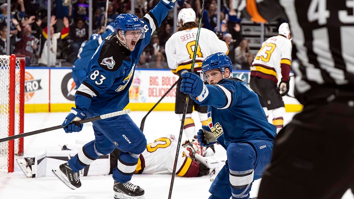 Eagles score four late, stun Wolves to even Western Finals