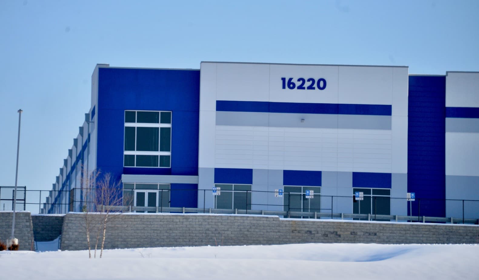 State Agency Knew of ICE Warehouse Plans, Kept Governor in Dark