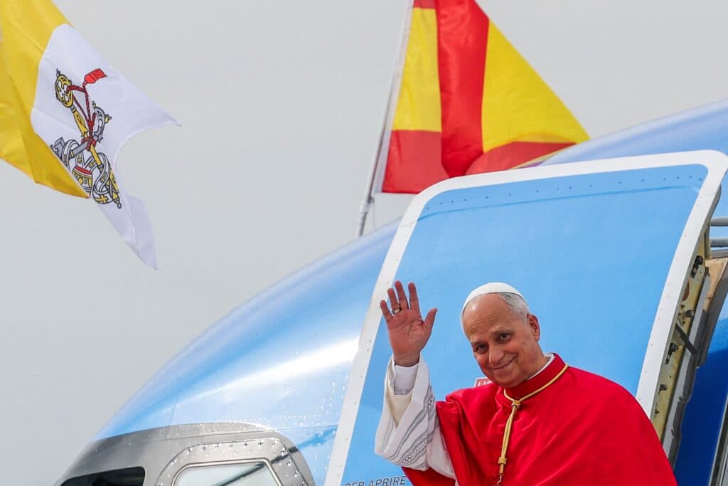 Pope praises Spain's commitment to peace and solidarity