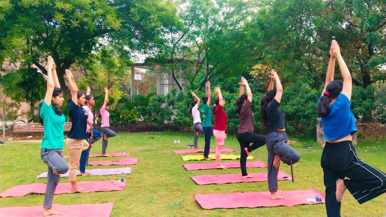 Lucknow University Launches Campus-Wide Yoga Program to Boost Student Wellness