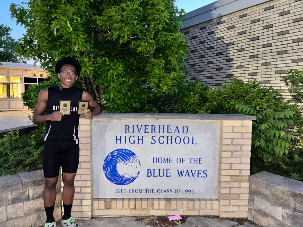 Riverhead's Dwayne Morgan breaks 400-meter hurdles record at state qualifiers