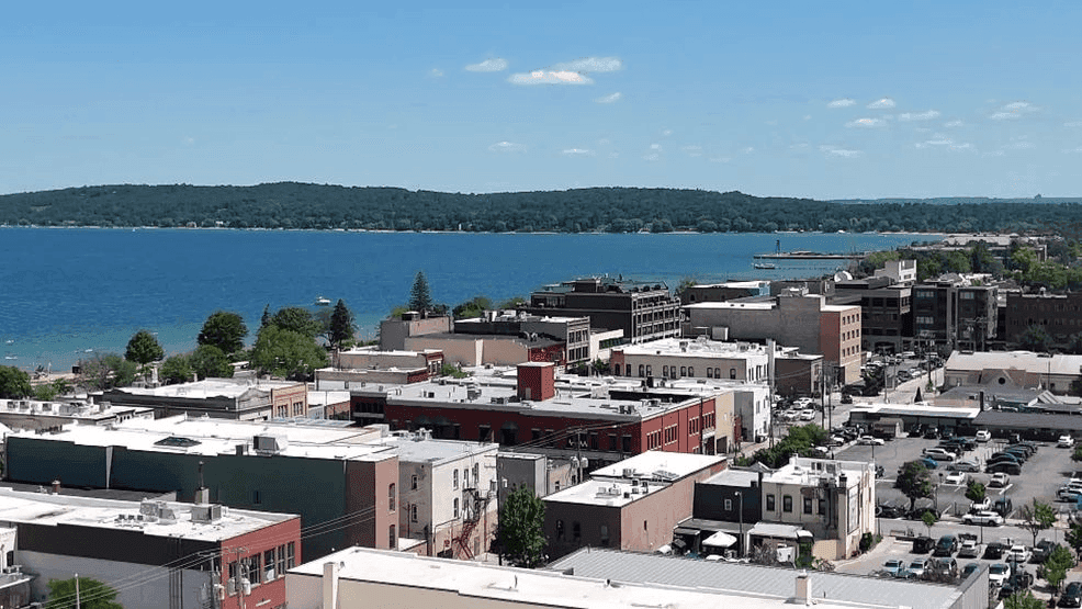 Traverse City extends summer parking hours, raises downtown rates
