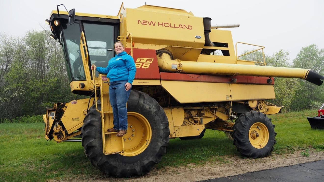 Kingsley students roll to school on tractors in annual tradition