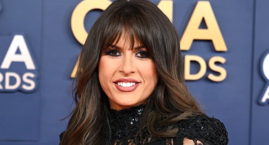 Ella Langley wears custom dandelion jewelry, Kendra Scott at ACM Awards