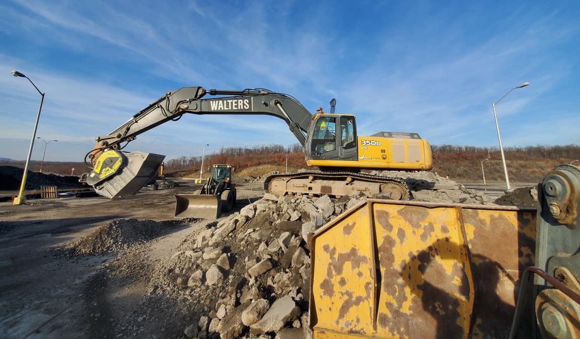 Vergas hires contractor to remove court-ordered garage for $5,500