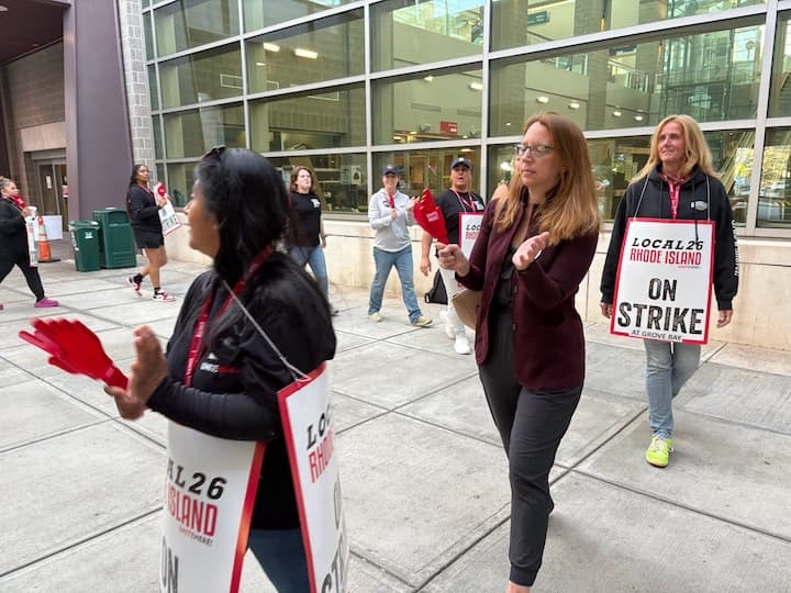 Rhode Island airport food workers strike over stalled pay talks