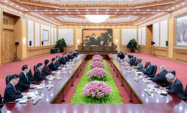 Xi Courts Global Leaders and Business Titans Ahead of Trump Talks