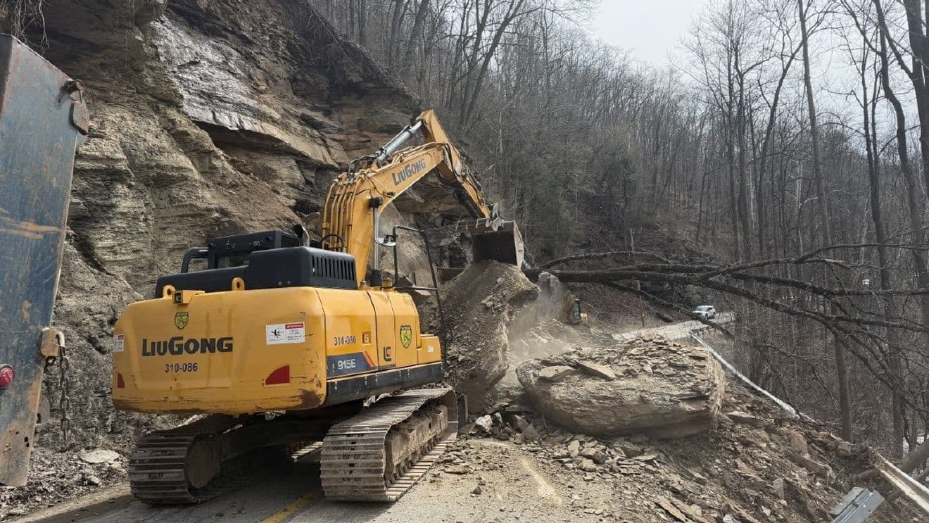 Rock slide closes US-52 at Coal Heritage Road in McDowell County