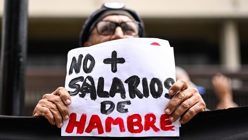 Venezuela raises minimum income to $240, pensions to $70 a month